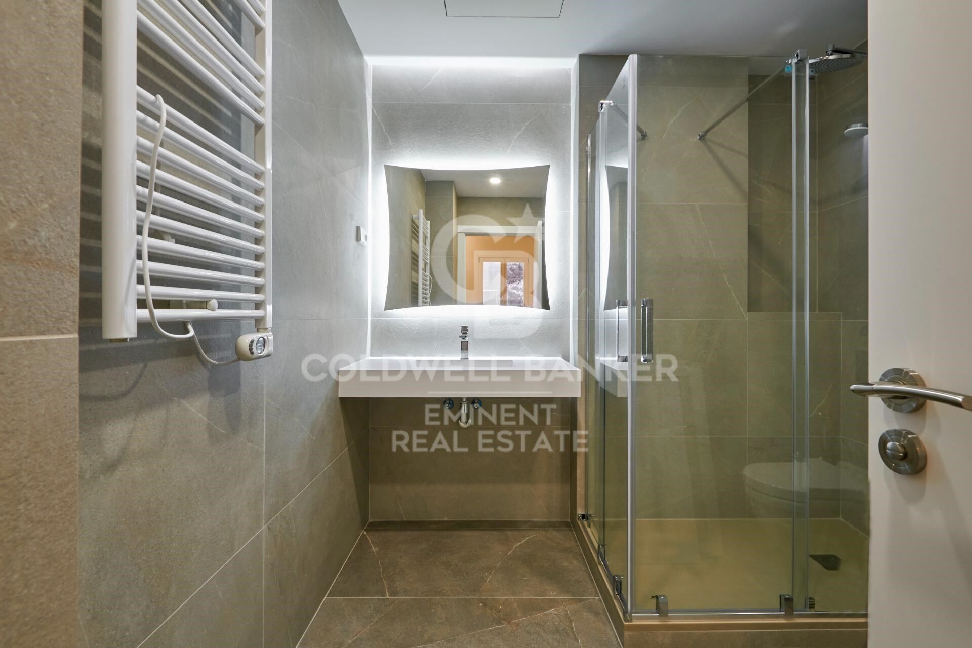 Renovated flat in the heart of Barcelona's historic centre