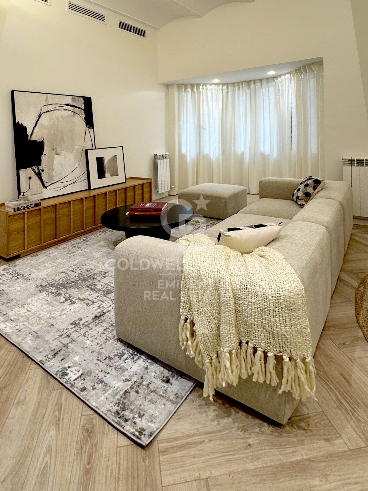 Renovated flat in the heart of Barcelona's historic centre