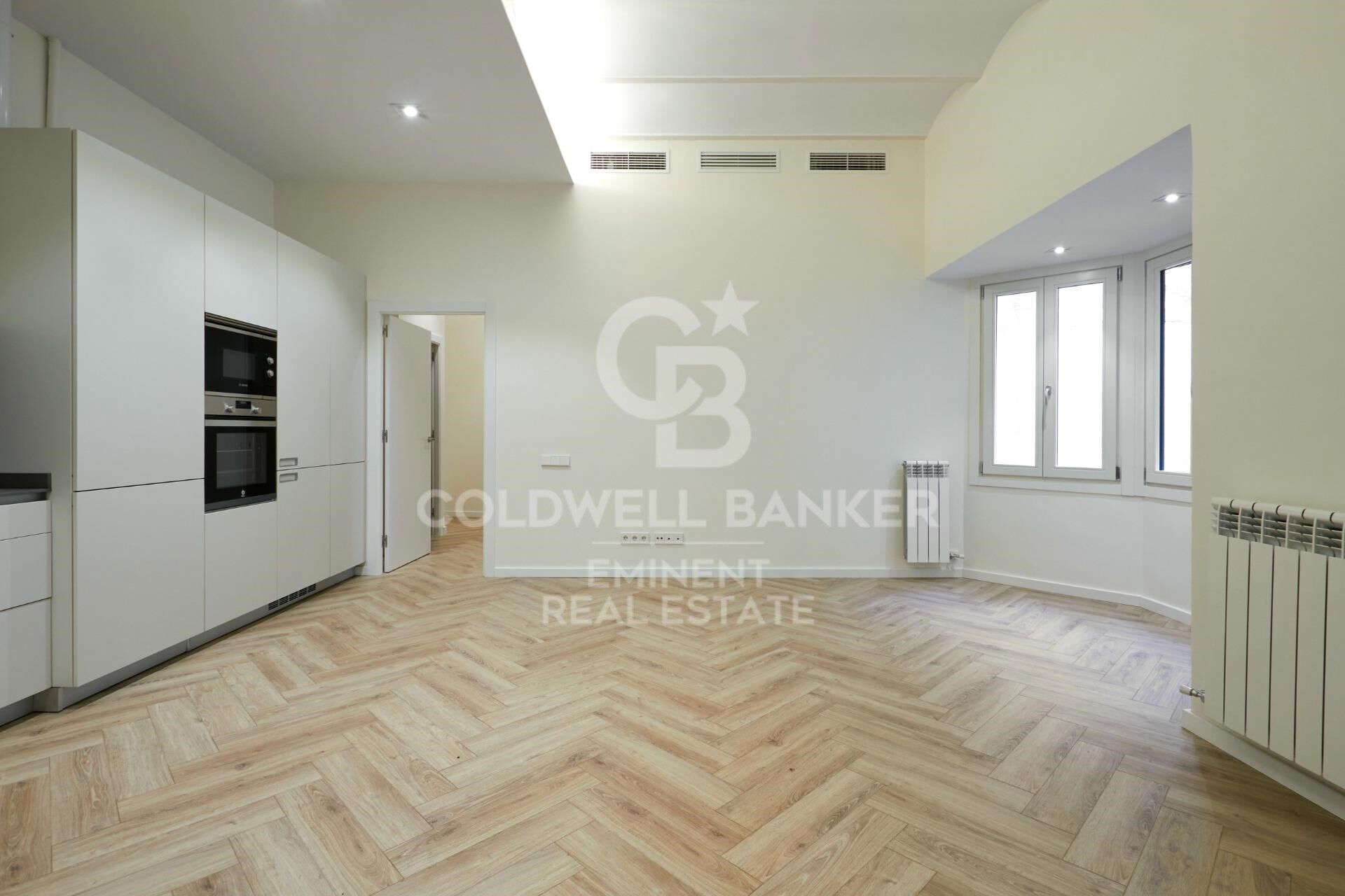 Renovated flat in the heart of Barcelona's historic centre