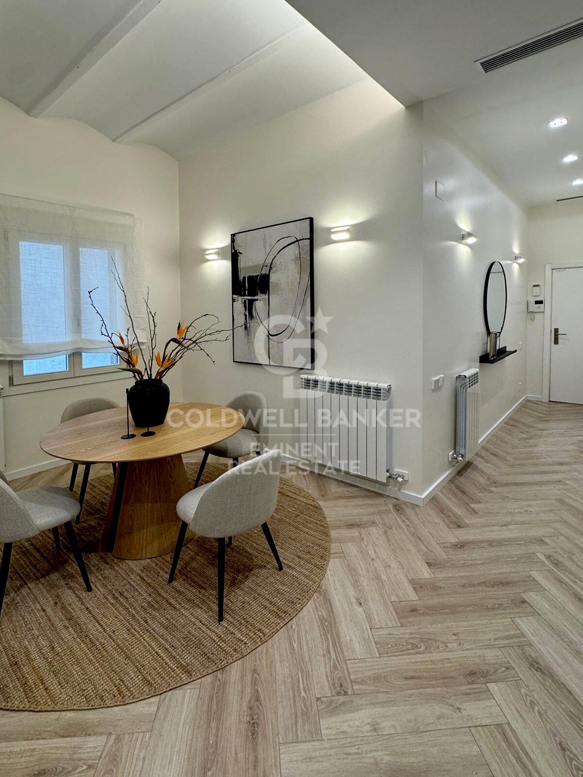 Renovated flat in the heart of Barcelona's historic centre