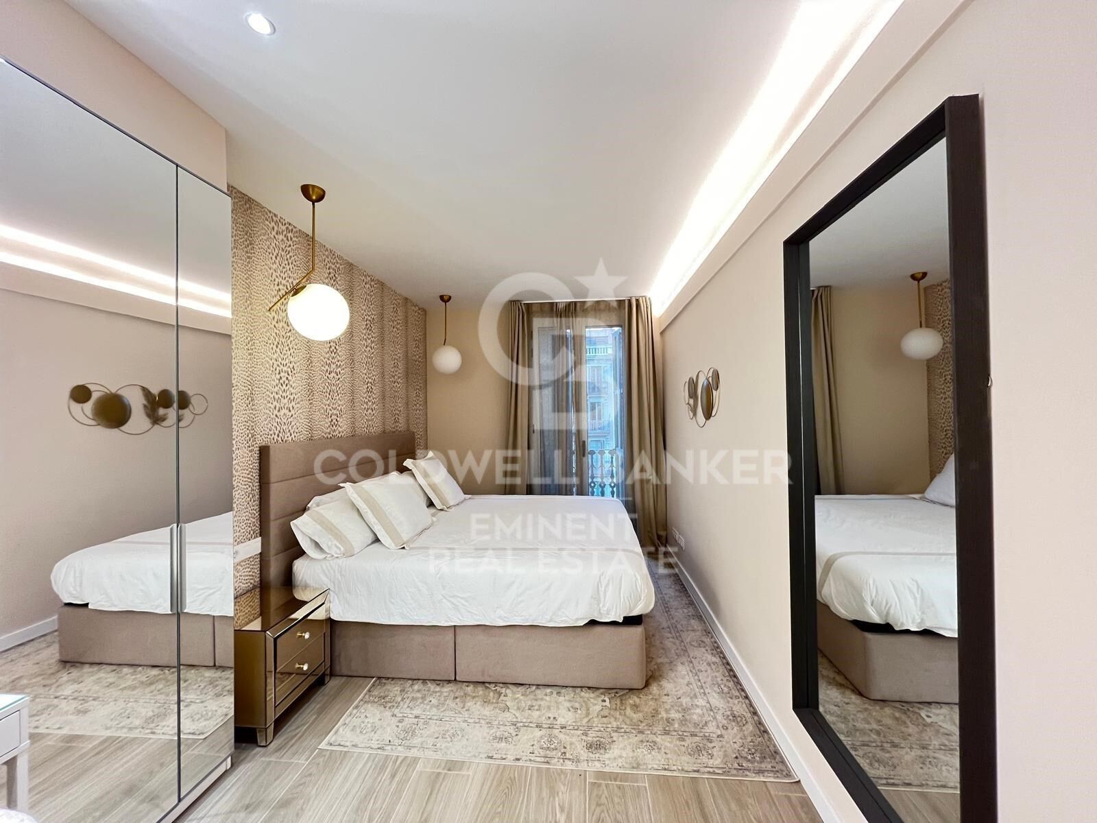 Sophisticated renovated flat by Passeig de Gràcia