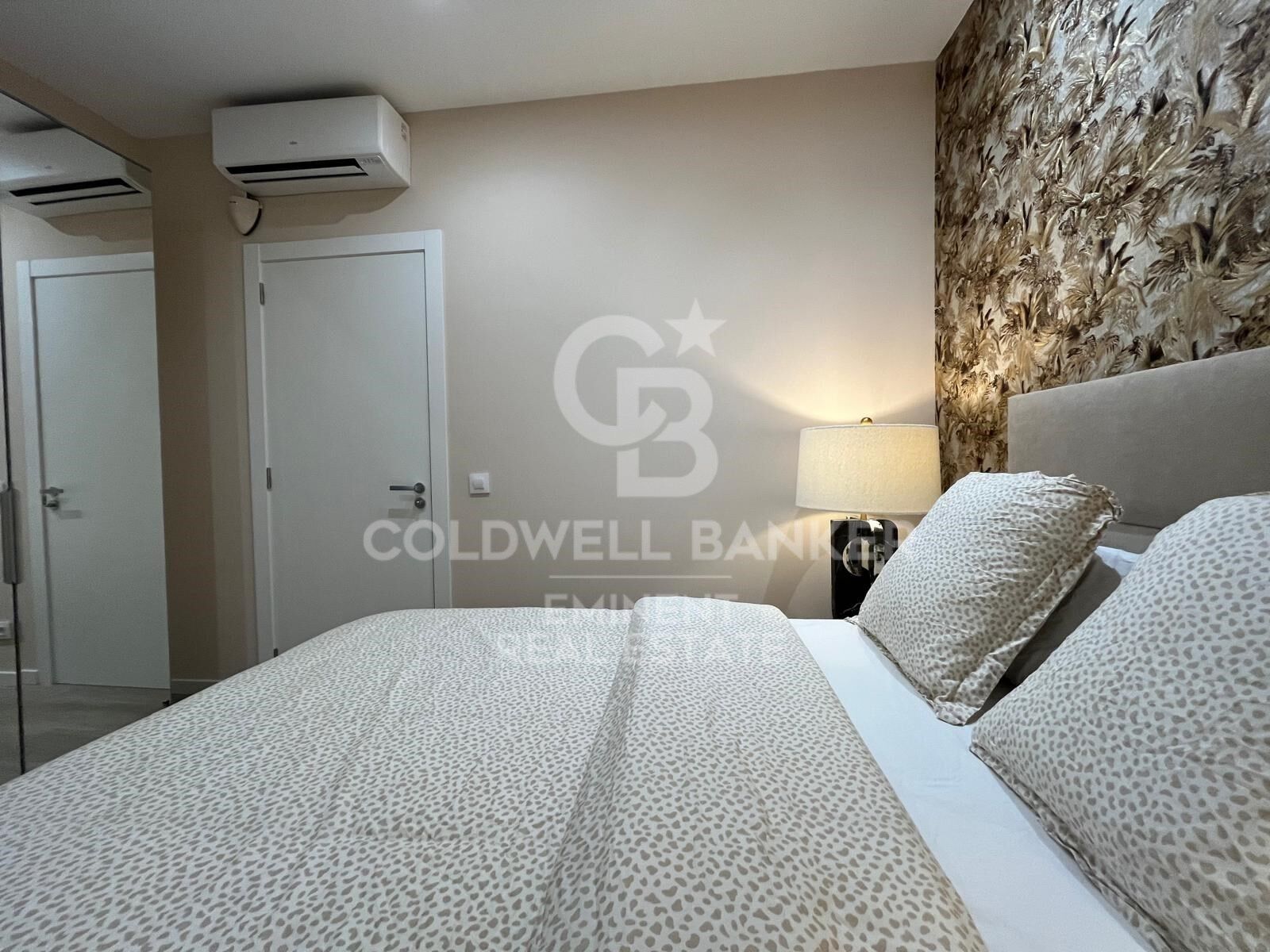 Sophisticated renovated flat by Passeig de Gràcia