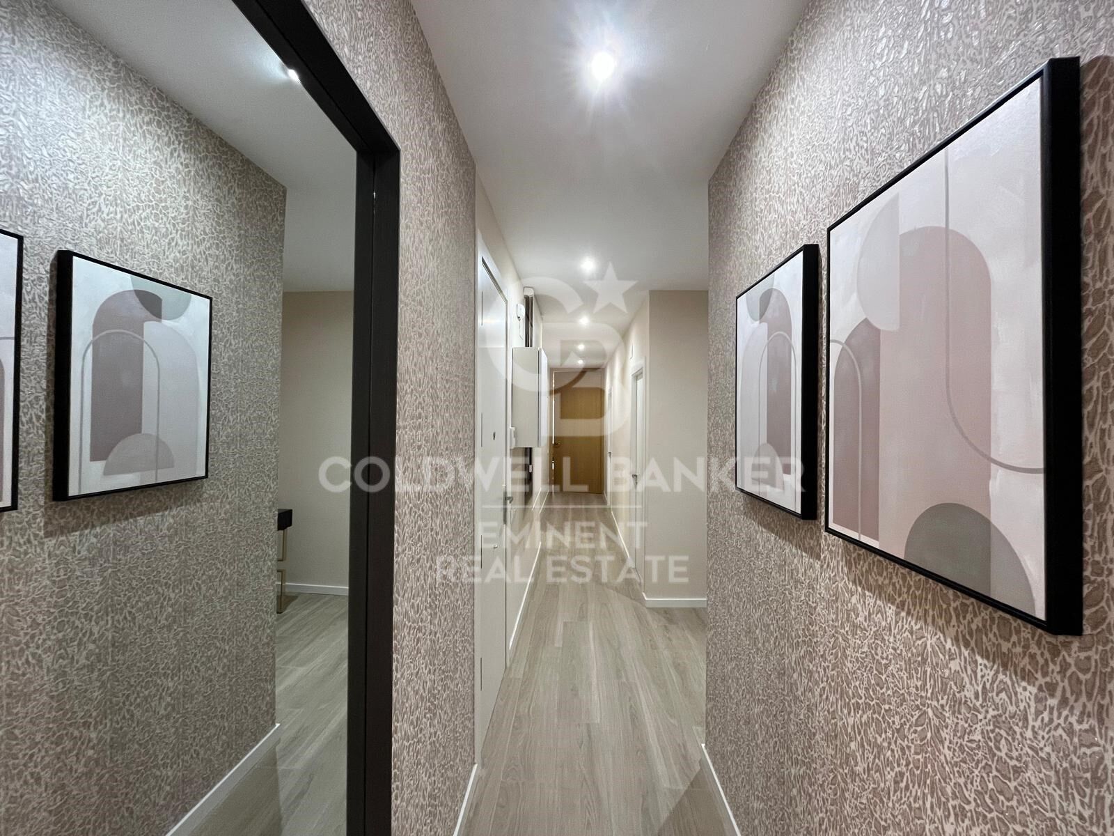 Sophisticated renovated flat by Passeig de Gràcia