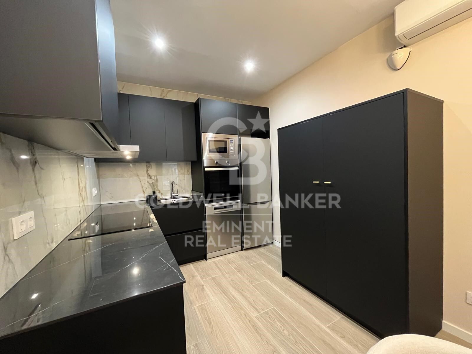 Sophisticated renovated flat by Passeig de Gràcia