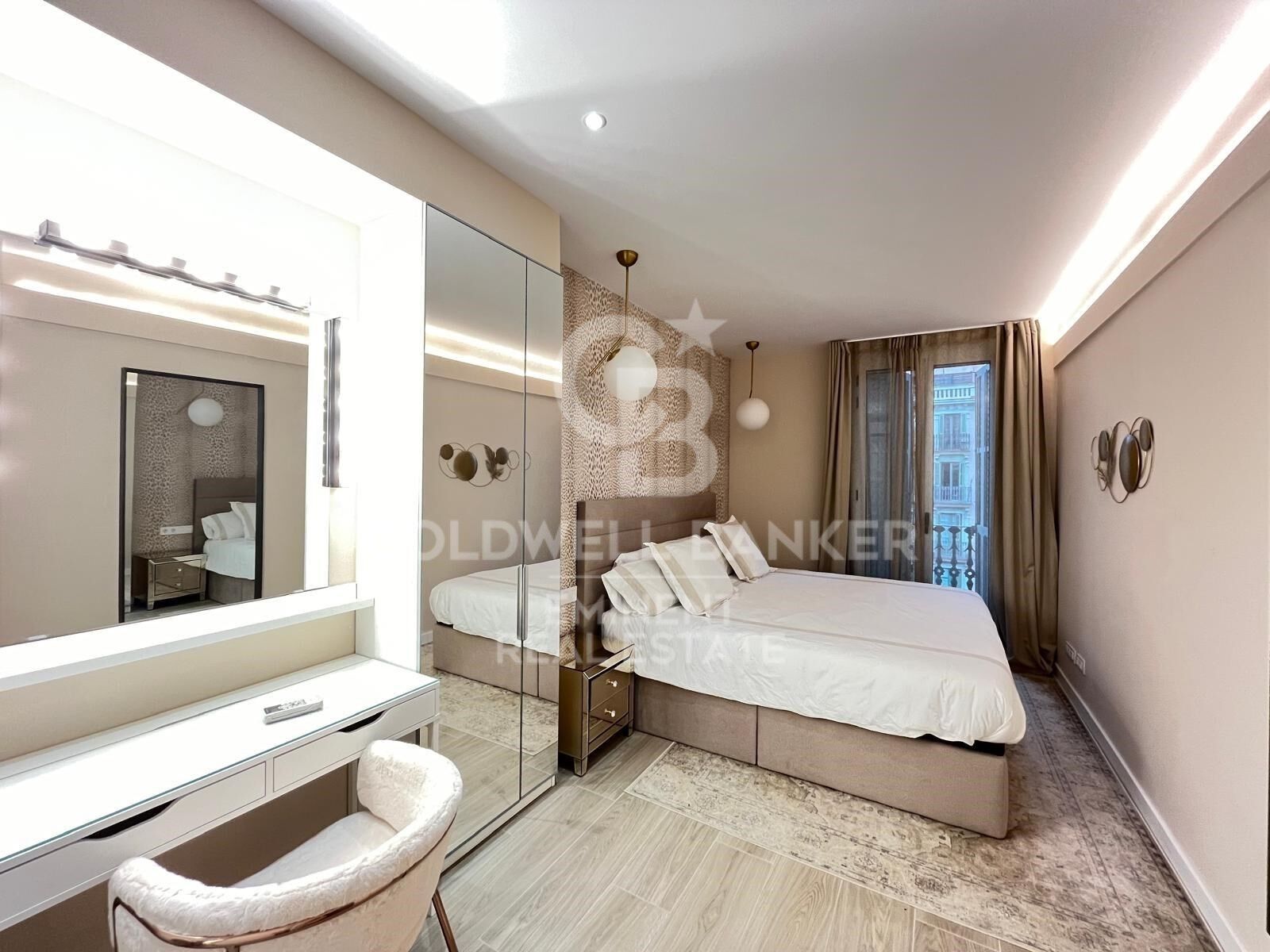 Sophisticated renovated flat by Passeig de Gràcia