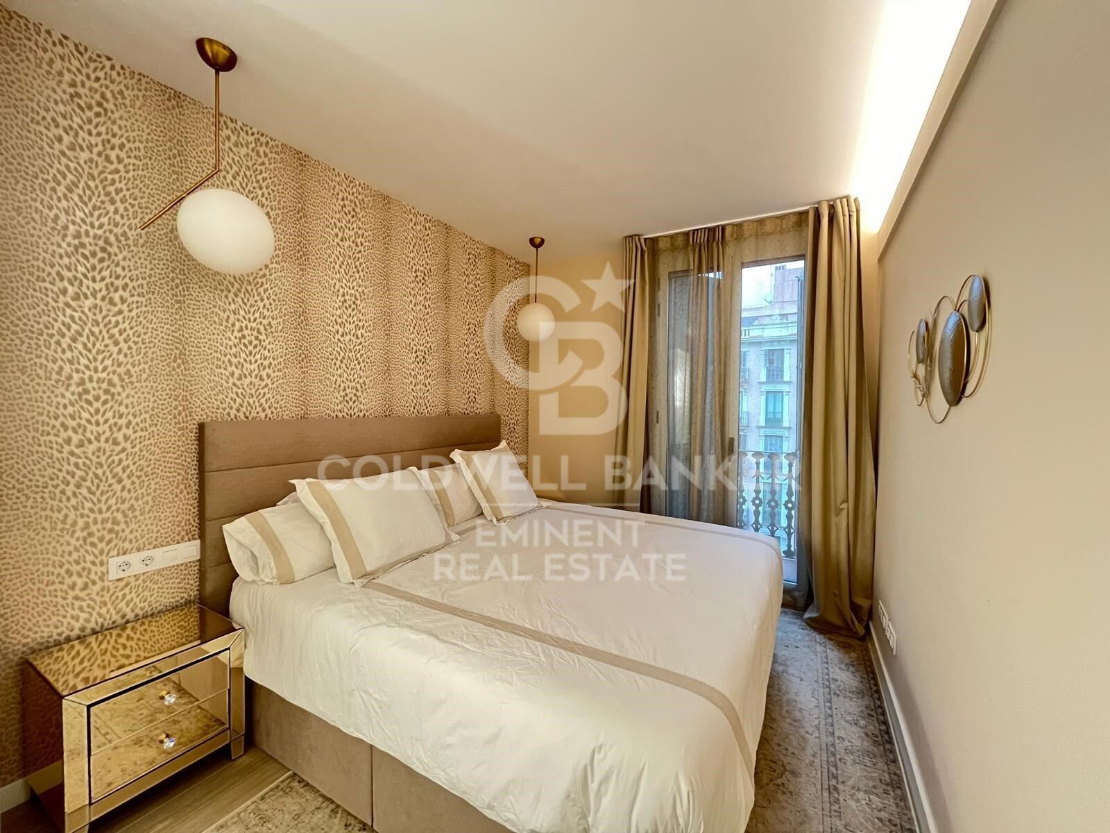 Sophisticated renovated flat by Passeig de Gràcia