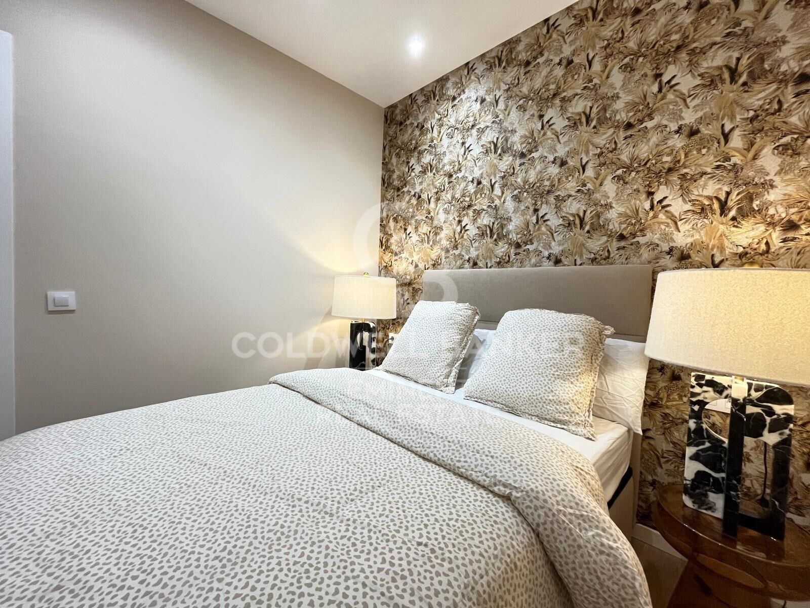 Sophisticated renovated flat by Passeig de Gràcia