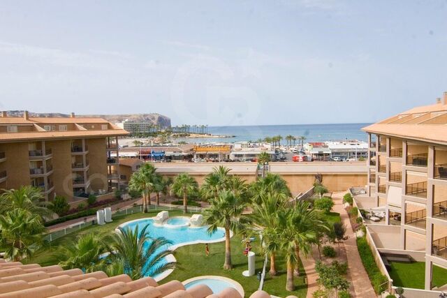 Duplex with sea views in Urbanización Mármara - Annual rental